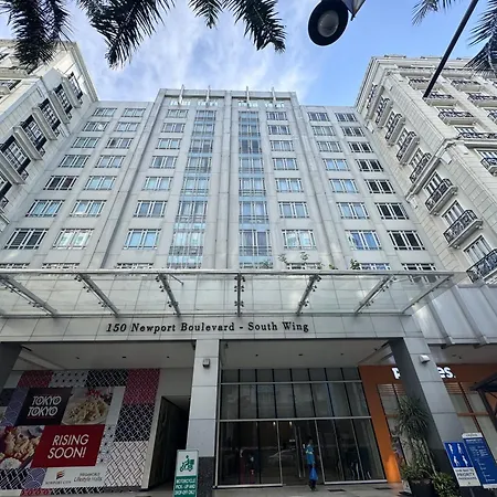 Siayan Condotel At 150 Newport Blvd