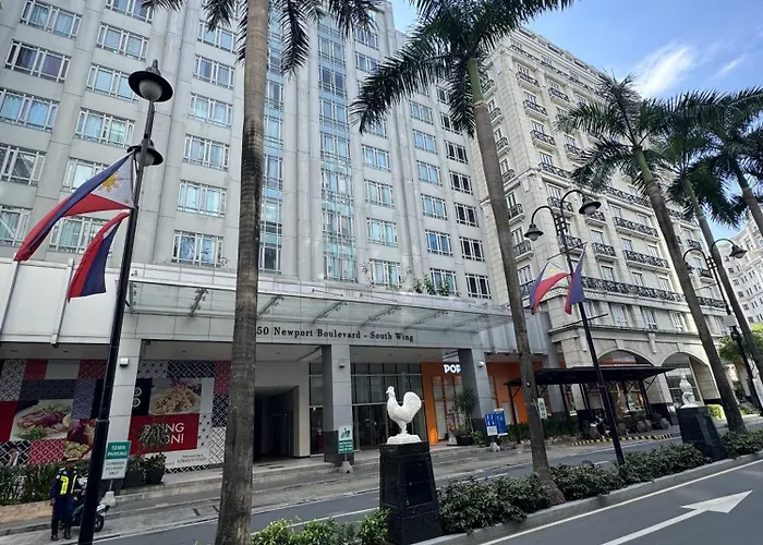 Siayan Condotel At 150 Newport Blvd Hotel 3*