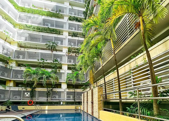 Siayan Condotel At 150 Newport Blvd Hotel
