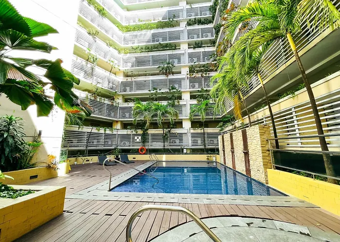 Hotel Siayan Condotel At 150 Newport Blvd 3*
