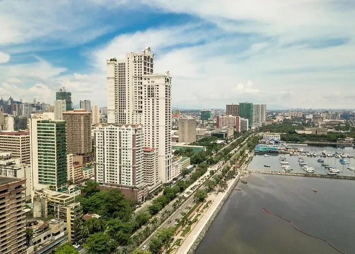 Siayan Condotel At 150 Newport Blvd